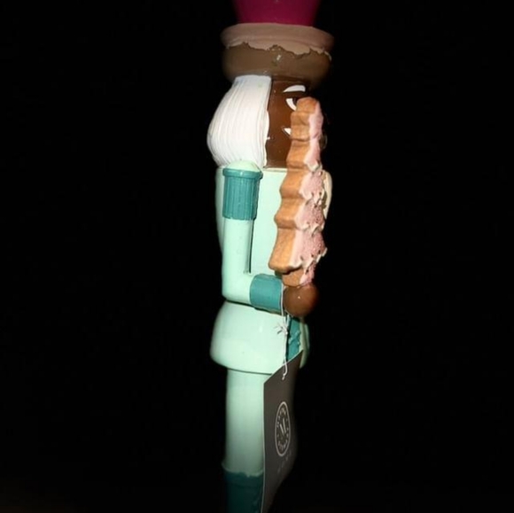 Martha Stewart Christmas African American Nutcracker 🎄 Figurine 17.5" - Picture 5 of 6